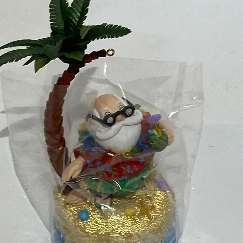 Hallmark Keepsake 2004 Multicolor Animated Santa's Hula-Day Ornament‎ OS NWOT